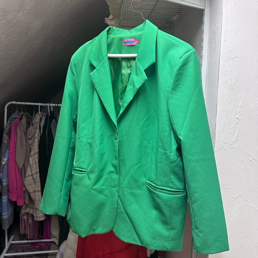 Green blazer- can iron before shipping (free)